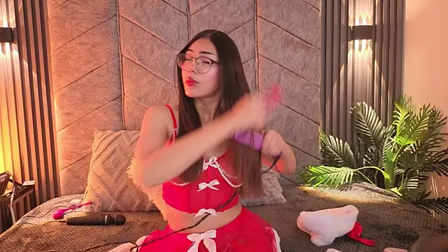  ViolletteNoir  online show from 18, 12, 2025