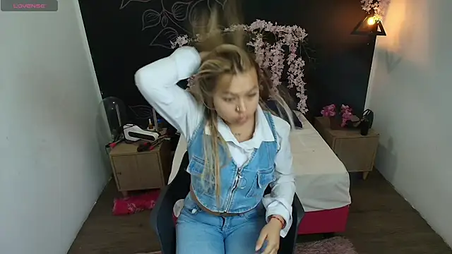 Snapshot of AriannaFox_ chatting on 12, 11, 2025 AriannaFox online show from 12, 11, 2025