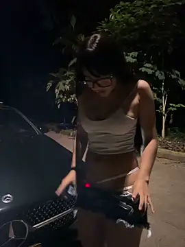 zevellez online show from 8, 11, 2025