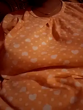 Snapshot of angelboudi0592 chatting on 16, 11, 2025 angelboudi0592 online show from 16, 11, 2025