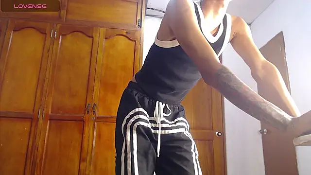 Snapshot of Tessachains_2_ chatting on 2, 3, 2026 Tessachains 2 online show from 2, 3, 2026