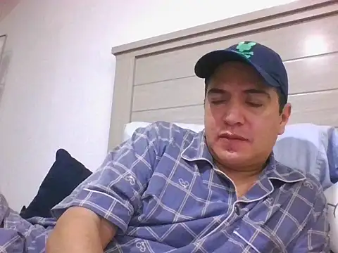 Snapshot of yayo_33 chatting on 10, 11, 2025 yayo 33 online show from 10, 11, 2025