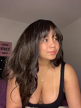 Snapshot of LoliitaBennett chatting on 17, 3, 2026 LoliitaBennett online show from 17, 3, 2026
