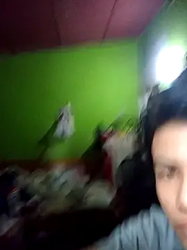 Snapshot of Luiguitw18 chatting on 9, 11, 2025 Luiguitw18 online show from 9, 11, 2025