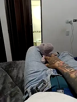 Snapshot of crazy_penis chatting on 7, 11, 2025 crazy penis online show from 7, 11, 2025