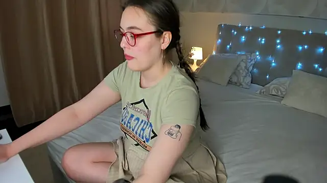 Snapshot of Mersedes_Rosso chatting on 25, 11, 2025 Mersedes Rosso online show from 25, 11, 2025