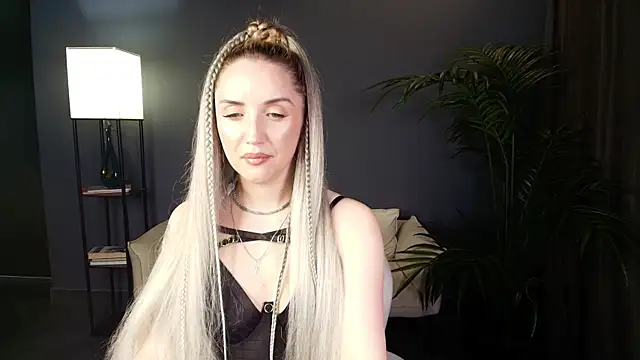 Snapshot of _Mi1a_ chatting on 26, 4, 2026 Mi1a online show from 26, 4, 2026