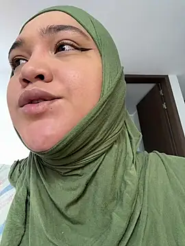 Snapshot of sweetmuslim01 chatting on 1, 2, 2026 sweetmuslim01 online show from 1, 2, 2026