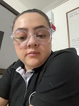 Snapshot of cleo_wale_ chatting on 10, 11, 2025 cleo wale online show from 10, 11, 2025