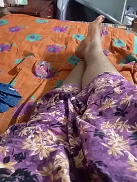 Snapshot of Rathi_telugu_couple chatting on 4, 8, 2026 Rathi telugu couple online show from 4, 8, 2026