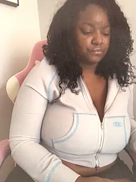 Snapshot of Fxncymuse chatting on 4, 2, 2026 Fxncymuse online show from 4, 2, 2026