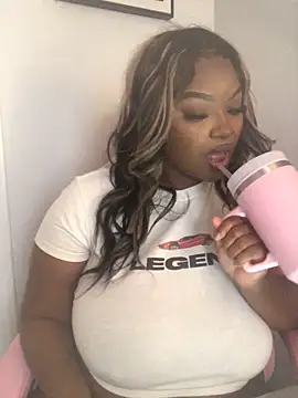 Snapshot of Fxncymuse chatting on 24, 2, 2026 Fxncymuse online show from 24, 2, 2026