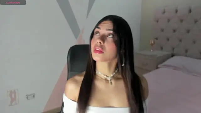 Snapshot of ZarinaWynne chatting on 15, 5, 2026 ZarinaWynne online show from 15, 5, 2026