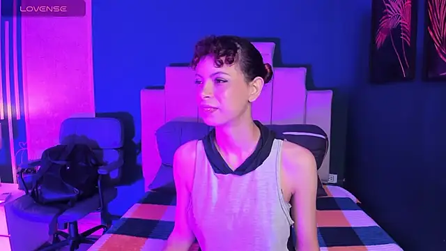 Snapshot of AliceMadnes chatting on 18, 2, 2026 AliceMadnes online show from 18, 2, 2026