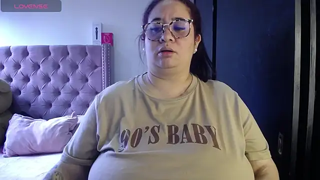 Snapshot of kattybbwbigboobs_ chatting on 5, 6, 2026 kattybbwbigboobs online show from 5, 6, 2026