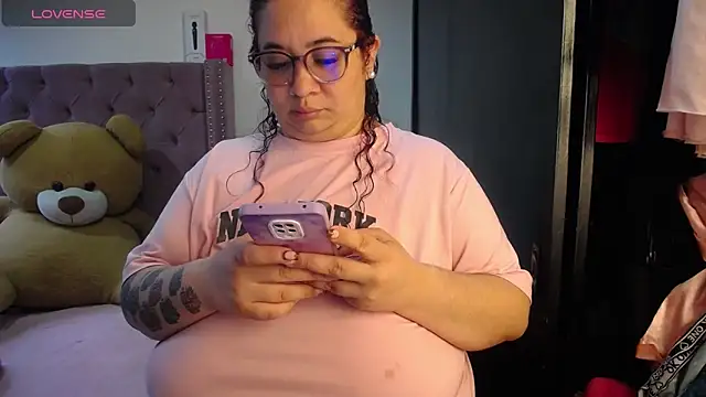 Snapshot of kattybbwbigboobs_ chatting on 8, 6, 2026 kattybbwbigboobs online show from 8, 6, 2026