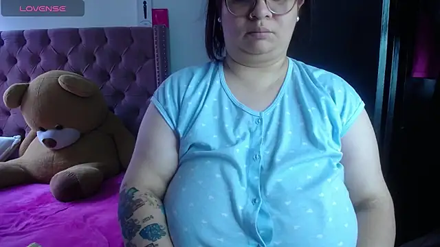 Snapshot of kattybbwbigboobs_ chatting on 17, 6, 2026 kattybbwbigboobs online show from 17, 6, 2026