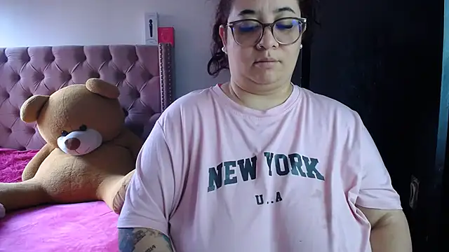 Snapshot of kattybbwbigboobs_ chatting on 19, 6, 2026 kattybbwbigboobs online show from 19, 6, 2026