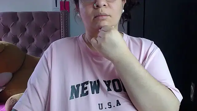 Snapshot of kattybbwbigboobs_ chatting on 21, 6, 2026 kattybbwbigboobs online show from 21, 6, 2026