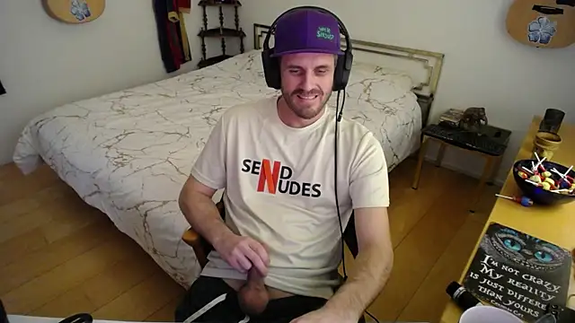 Snapshot of skatejocke chatting on 19, 11, 2025 skatejocke online show from 19, 11, 2025