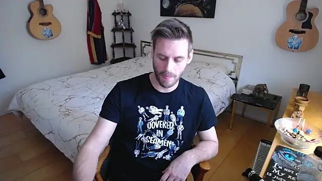 Snapshot of skatejocke chatting on 22, 11, 2025 skatejocke online show from 22, 11, 2025