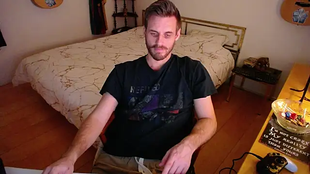 Snapshot of skatejocke chatting on 30, 11, 2025 skatejocke online show from 30, 11, 2025