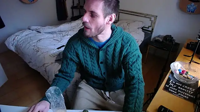 Snapshot of skatejocke chatting on 1, 12, 2025 skatejocke online show from 1, 12, 2025