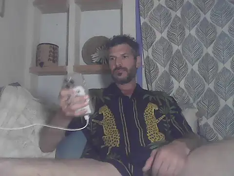 Snapshot of salazarious chatting on 7, 6, 2026 salazarious online show from 7, 6, 2026