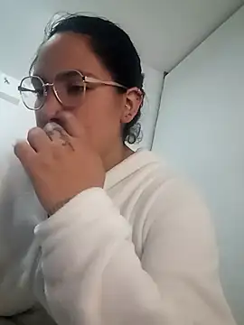 Snapshot of phoop_lilaa chatting on 6, 2, 2026 phoop lilaa online show from 6, 2, 2026