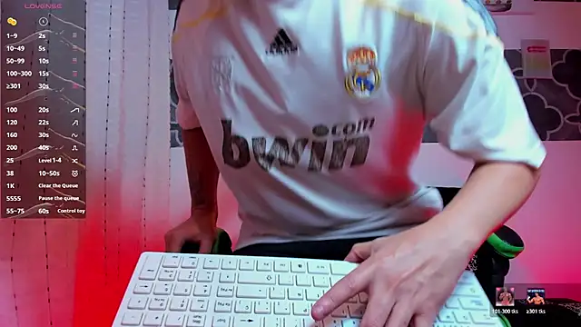 Snapshot of BrandoCraw chatting on 21, 12, 2025 BrandoCraw online show from 21, 12, 2025