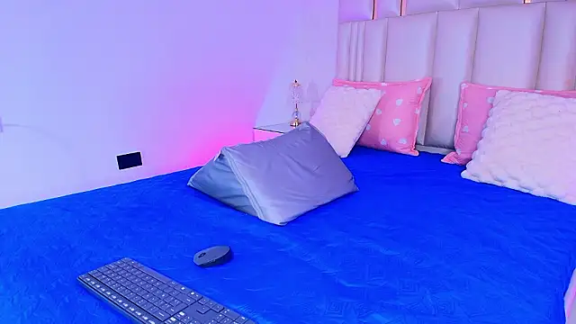 alanarose18 online show from 10, 2, 2026