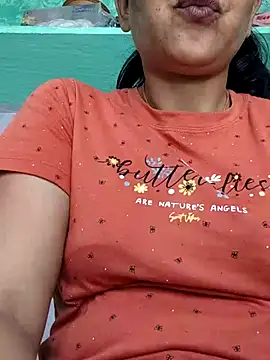 Snapshot of Piya_Bakshi chatting on 5, 4, 2026 Piya Bakshi online show from 5, 4, 2026