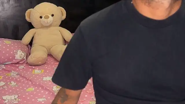 Snapshot of vanevip123 chatting on 6, 4, 2026 vanevip123 online show from 6, 4, 2026