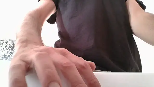 Snapshot of CuteDaddy92 chatting on 2, 12, 2025 CuteDaddy92 online show from 2, 12, 2025