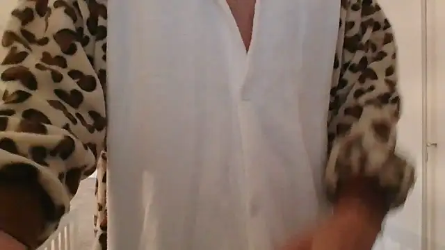 Snapshot of CuteDaddy92 chatting on 16, 12, 2025 CuteDaddy92 online show from 16, 12, 2025