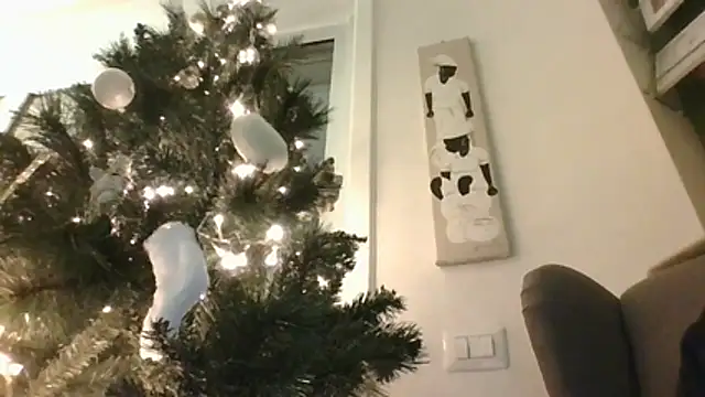 Snapshot of CuteDaddy92 chatting on 16, 12, 2025 CuteDaddy92 online show from 16, 12, 2025