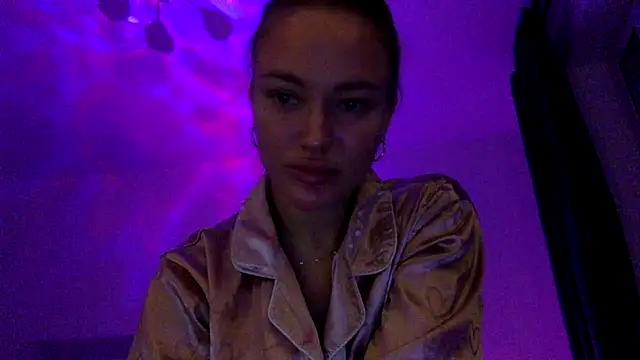 Snapshot of ToriLori chatting on 8, 11, 2025 ToriLori online show from 8, 11, 2025