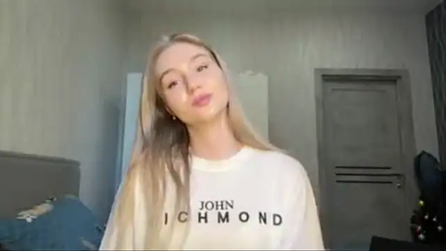 MoonlitCrystalia online show from 1, 7, 2026