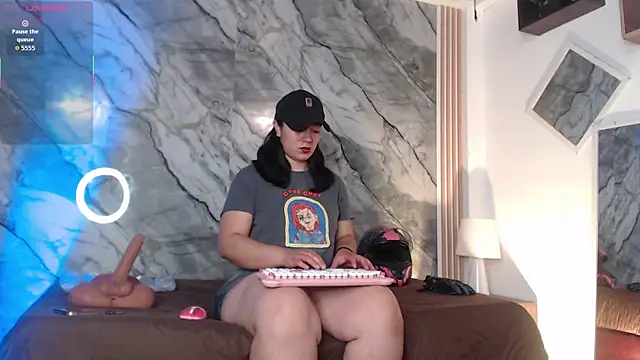 Snapshot of ginebraass chatting on 2, 4, 2026 ginebraass online show from 2, 4, 2026