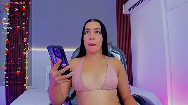 Snapshot of Amy_Leah chatting on 3, 12, 2025 Amy Leah online show from 3, 12, 2025