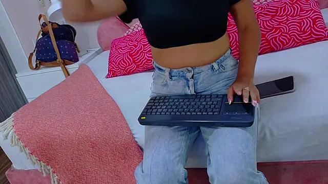 NicoletCherry   online show from 18, 11, 2025