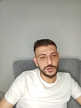 Snapshot of Red_dewilll chatting on 8, 11, 2025 Red dewilll online show from 8, 11, 2025