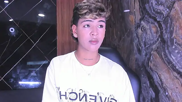 Timmy Kiing  online show from 22, 11, 2025