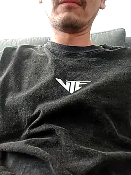 Snapshot of erosbiarg chatting on 9, 11, 2025 erosbiarg online show from 9, 11, 2025