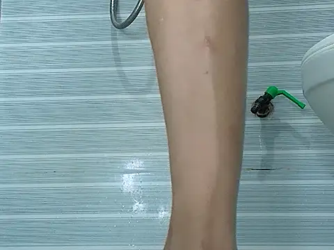 Snapshot of Tiny-122 chatting on 10, 4, 2026 Tiny-122 online show from 10, 4, 2026