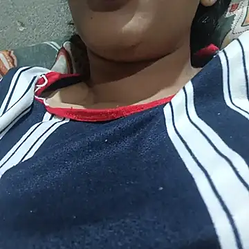 Snapshot of manishakapoor chatting on 18, 11, 2025 manishakapoor online show from 18, 11, 2025