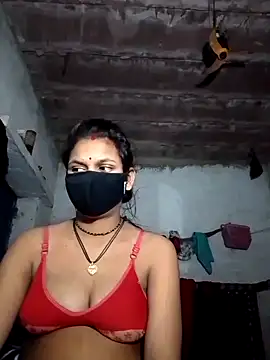 Snapshot of LOVE_FI95 chatting on 12, 11, 2025 LOVE FI95 online show from 12, 11, 2025