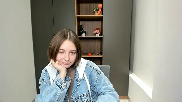 Snapshot of SilvanaBeckles chatting on 9, 11, 2025 SilvanaBeckles online show from 9, 11, 2025