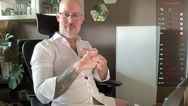 Snapshot of the_new_fit_rubinho chatting on 1, 4, 2026 the new fit rubinho online show from 1, 4, 2026