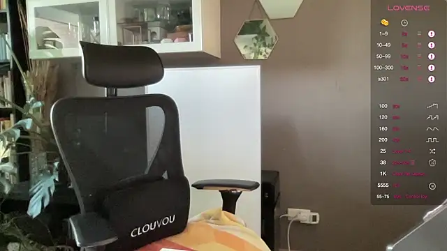 Snapshot of the_new_fit_rubinho chatting on 14, 4, 2026 the new fit rubinho online show from 14, 4, 2026